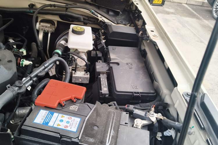 Used Ford Bronco 2024 2.3T Wilderness Engine Bay Left