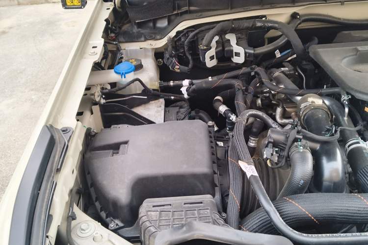 Used Ford Bronco 2024 2.3T Wilderness Engine Bay Right