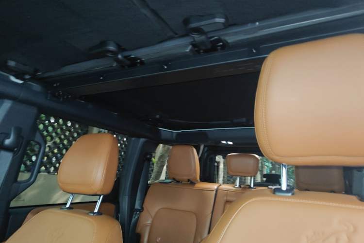 Used Ford Bronco 2024 2.3T Long Beach Headliner
