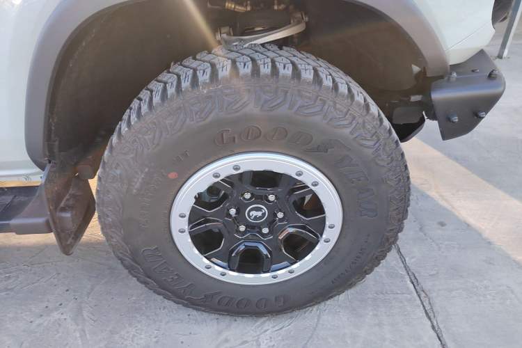 Used Ford Bronco 2024 2.3T Long Beach Right Front Wheel Hub
