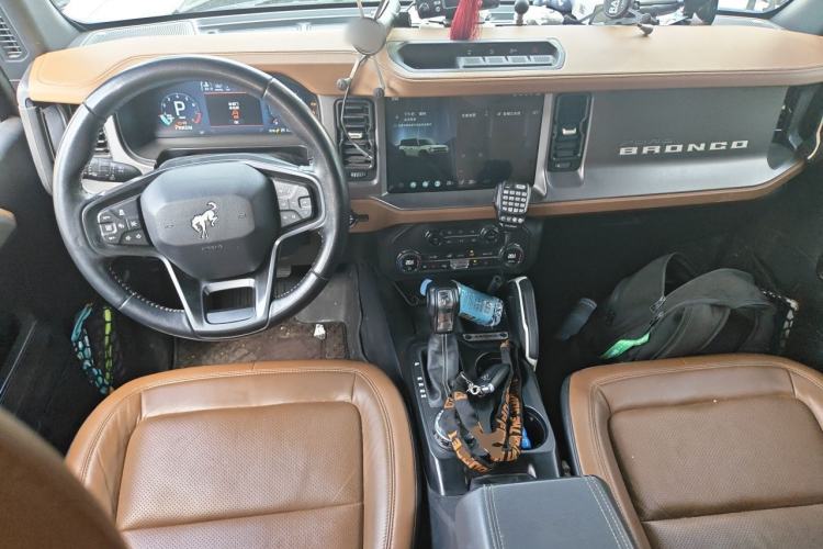 Used Ford Bronco 2024 2.3T Long Beach Center Console