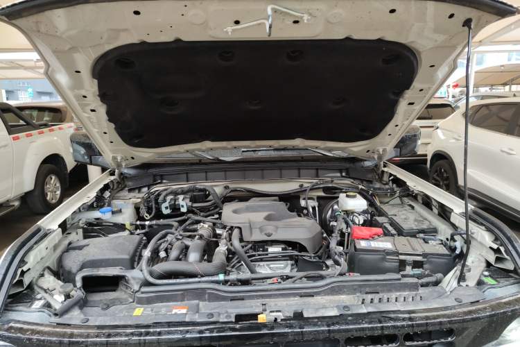 Used Ford Bronco 2024 2.3T Long Beach Engine Bay