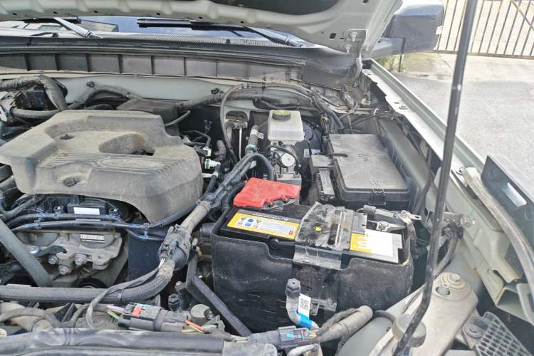 Used Ford Bronco 2024 2.3T Long Beach Engine Bay Left