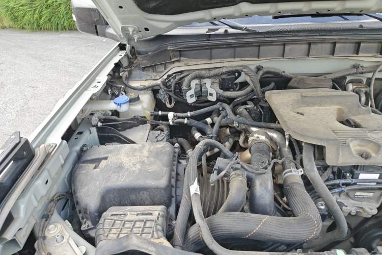Used Ford Bronco 2024 2.3T Long Beach Engine Bay Right