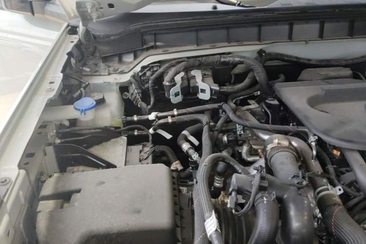 Used Ford Bronco 2024 2.3T Wilderness Engine Bay Right