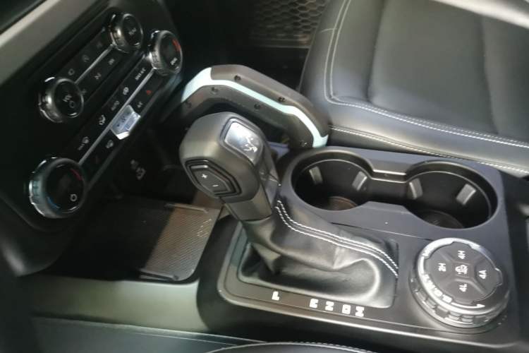Used Ford Bronco 2024 2.3T Ink Diamond Big-Tire Off-Road Version Gear Lever