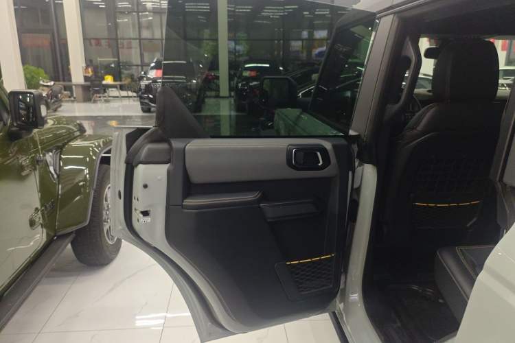 Used Ford Bronco 2024 2.3T Wilderness Interior 8