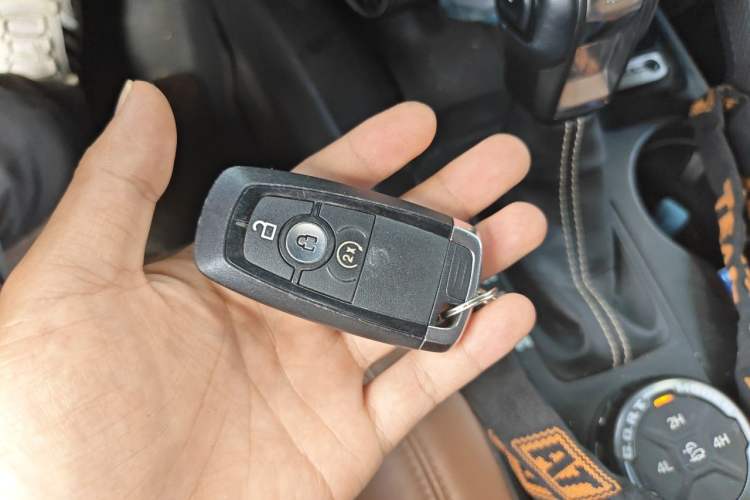 Used Ford Bronco 2024 2.3T Long Beach Vehicle Key