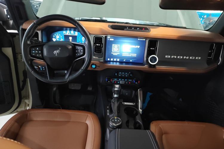 Used Ford Bronco 2024 2.3T Long Beach Center Console