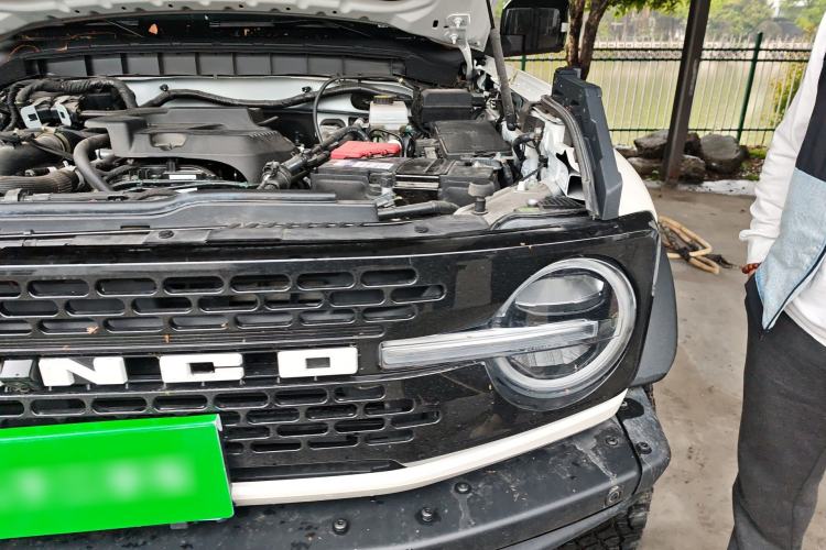 Used Ford Bronco 2024 2.3T Wilderness Engine Bay Left