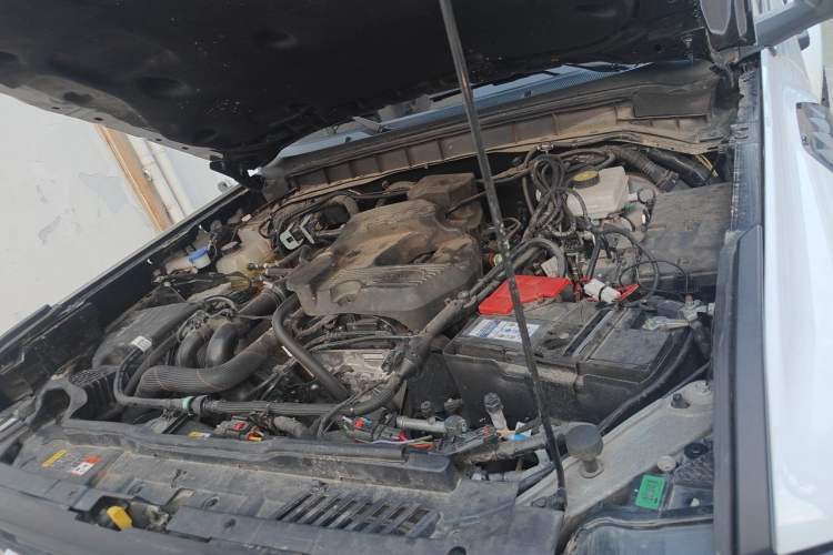 Used Ford Bronco 2024 2.3T Long Beach Engine Bay Left