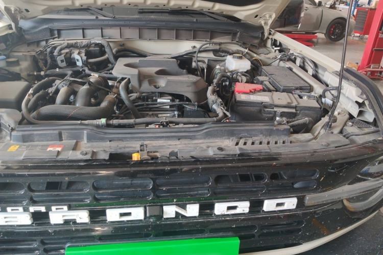 Used Ford Bronco 2024 2.3T Long Beach Engine Bay Left