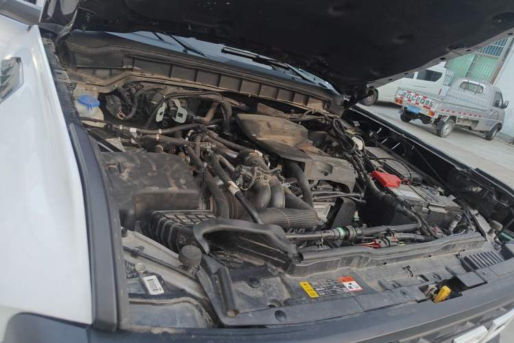 Used Ford Bronco 2024 2.3T Long Beach Engine Bay Right