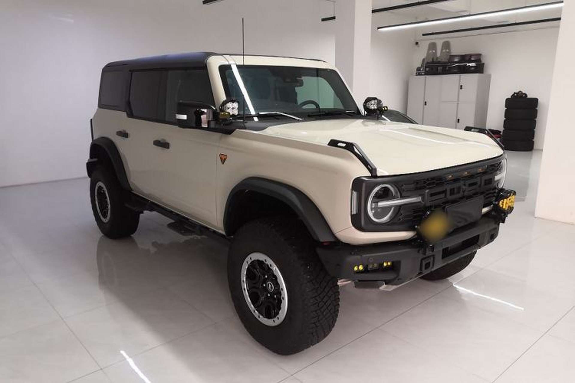 Used Ford Bronco 2024 2.3T Wilderness Front Right 45 Deg