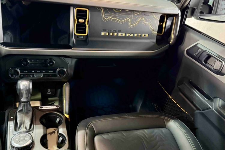 Used Ford Bronco 2024 2.3T Wilderness Interior 3