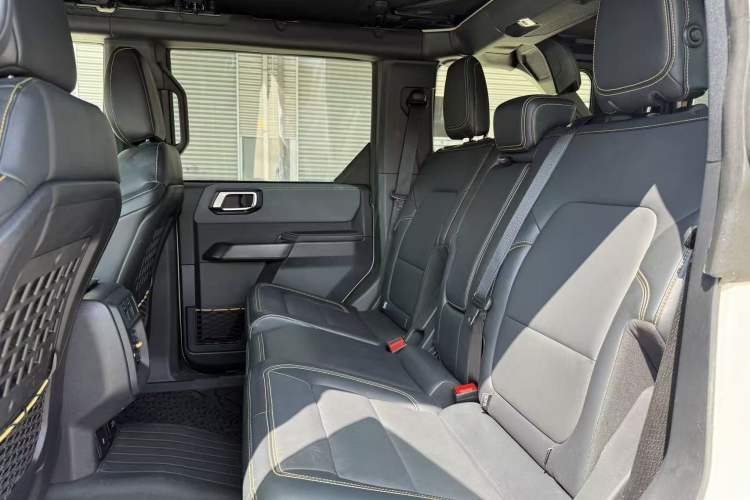 Used Ford Bronco 2024 2.3T Wilderness Interior 4
