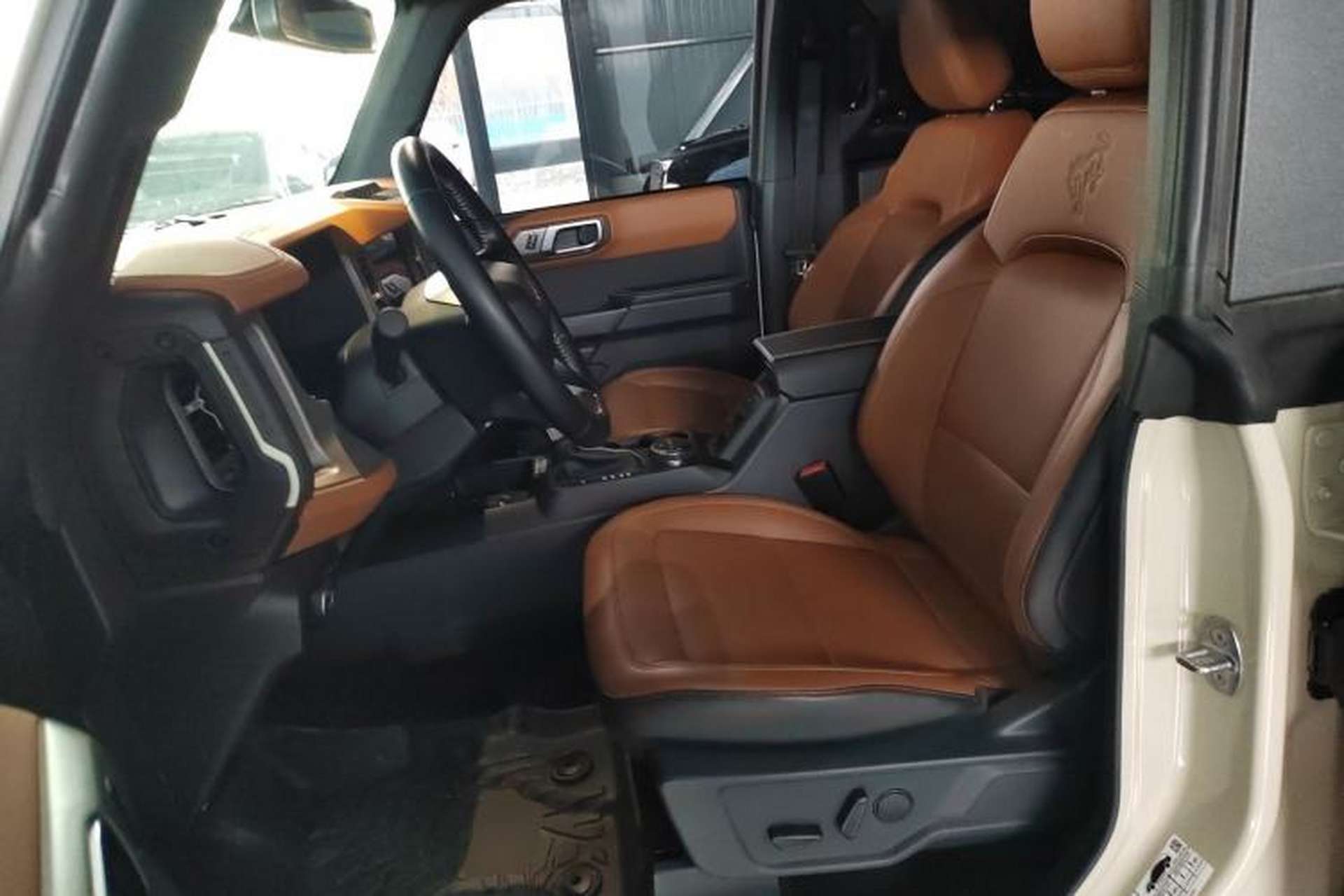 Used Ford Bronco 2024 2.3T Long Beach Left Front Seat