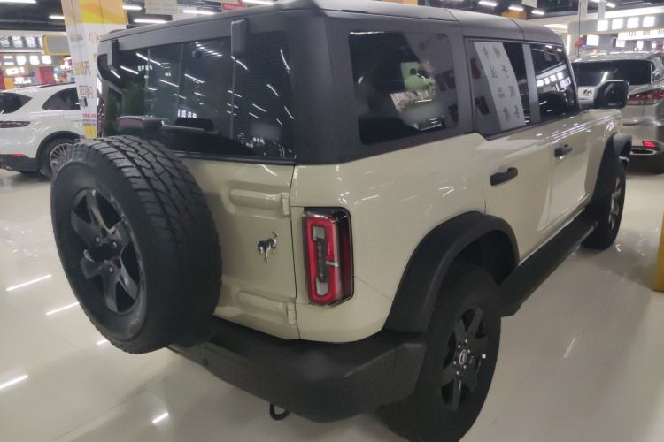 Used Ford Bronco 2024 2.3T Diamond Edition Rear Right 45 Deg