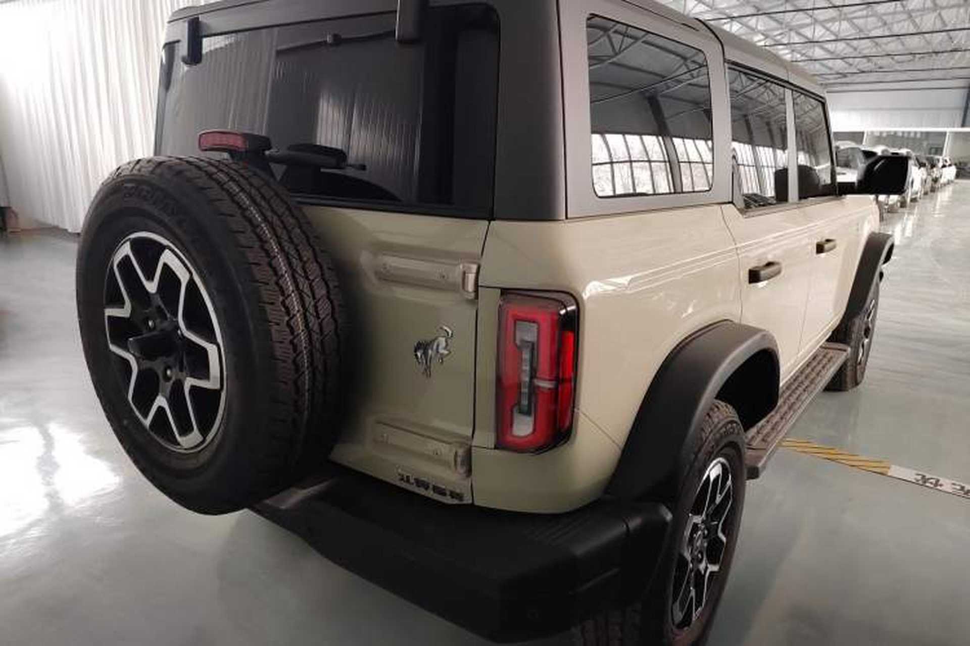 Used Ford Bronco 2024 2.3T Long Beach Rear Right 45 Deg
