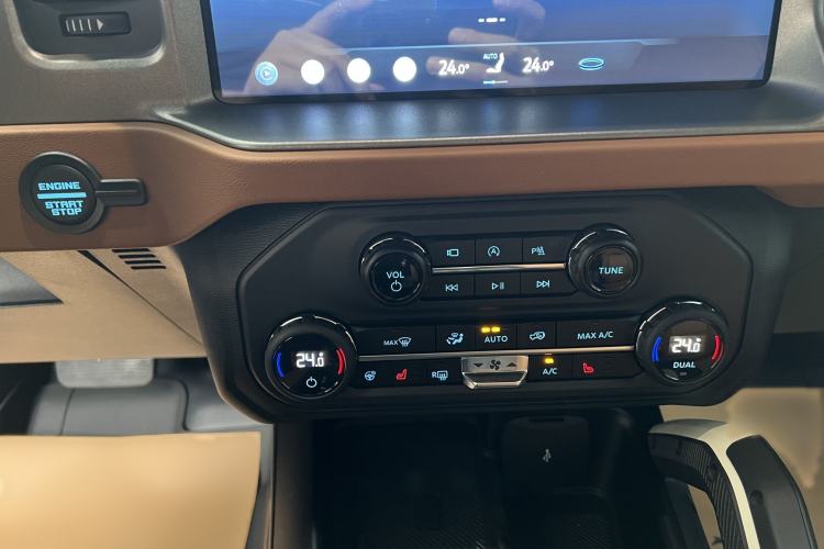 Used Ford Bronco 2024 2.3T Long Beach Audio And AC Panel