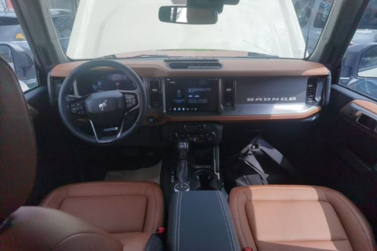 Used Ford Bronco 2024 2.3T Long Beach Center Console
