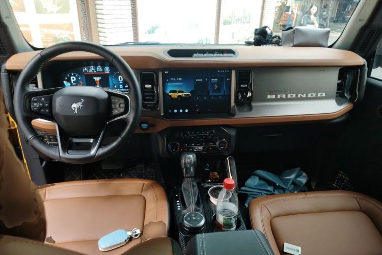 Used Ford Bronco 2024 2.3T Long Beach Center Console