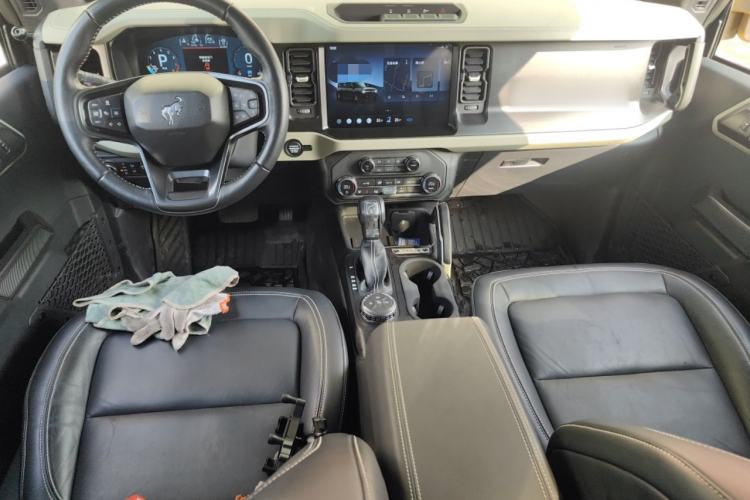 Used Ford Bronco 2024 2.3T Long Beach Center Console