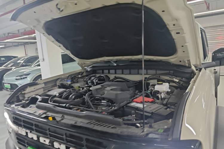 Used Ford Bronco 2024 2.3T Long Beach Engine Bay