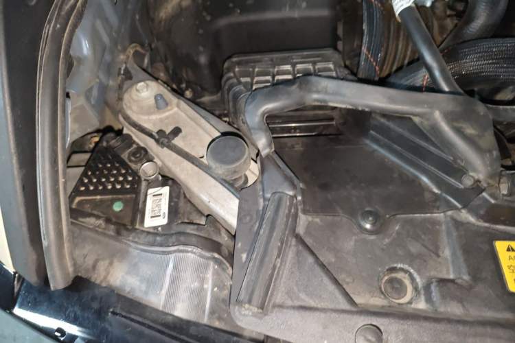 Used Ford Bronco 2024 2.3T Wilderness Engine Bay Right