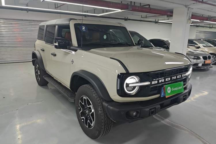 Used Ford Bronco 2024 2.3T Long Beach Front Right 45 Deg