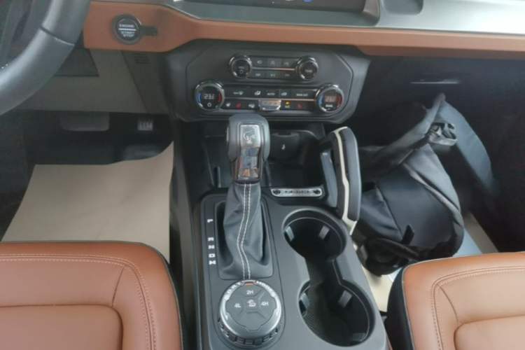 Used Ford Bronco 2024 2.3T Long Beach Gear Lever