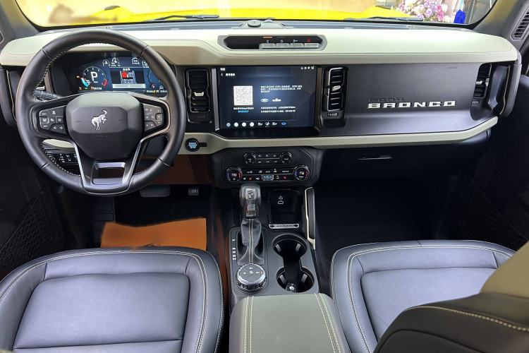 Used Ford Bronco 2024 2.3T Long Beach Interior 3