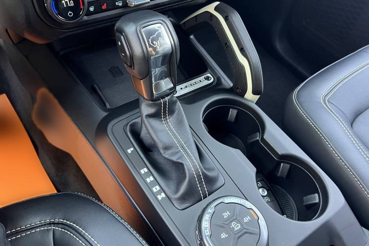 Used Ford Bronco 2024 2.3T Long Beach Interior 7