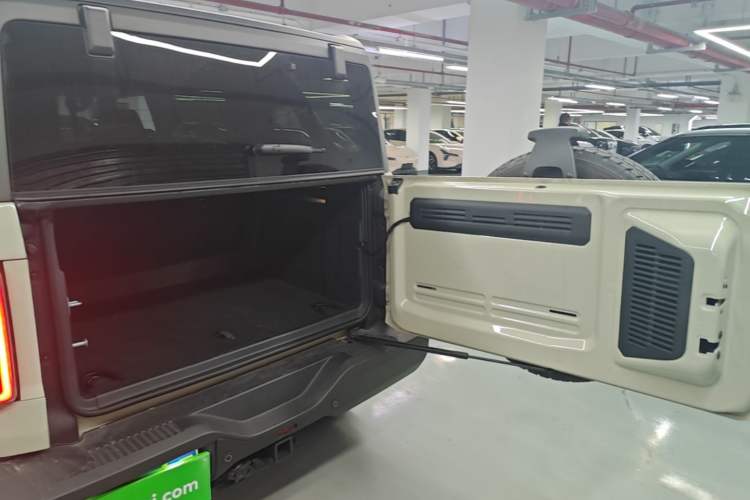 Used Ford Bronco 2024 2.3T Long Beach Trunk