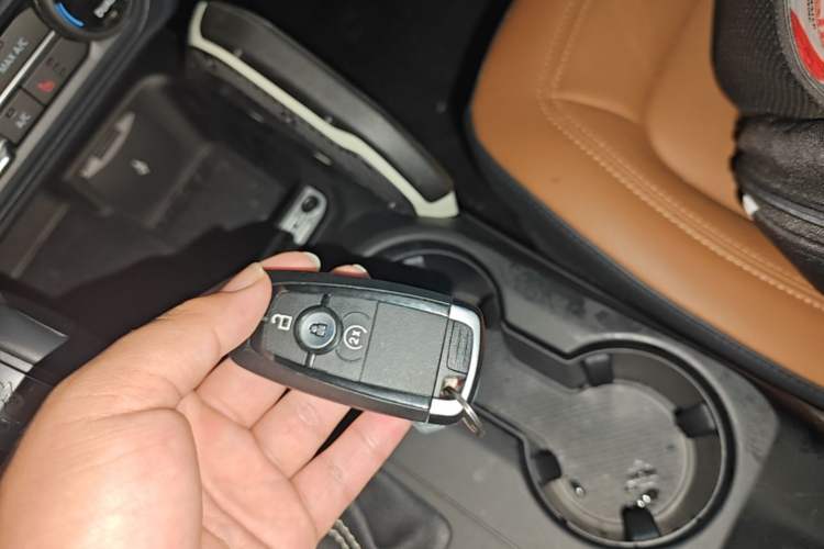 Used Ford Bronco 2024 2.3T Long Beach Vehicle Key