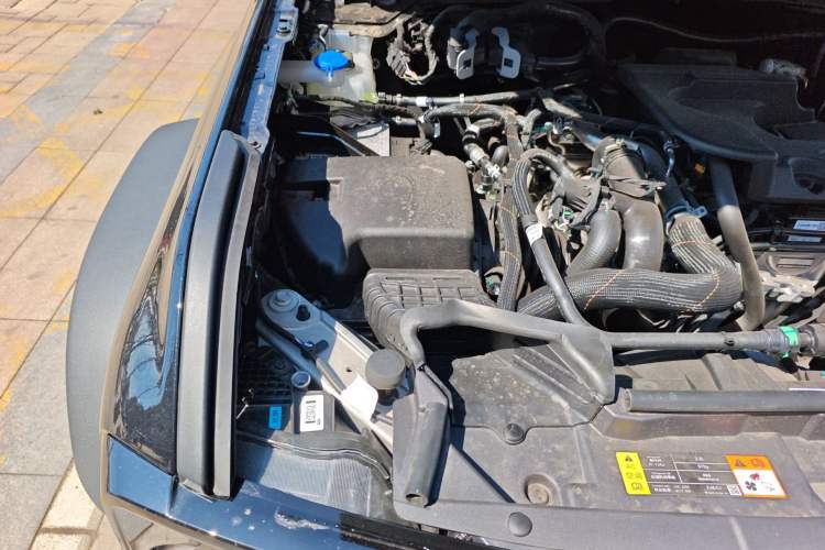 Used Ford Bronco 2025 2.3T Big Dune Limited Custom Edition Engine Bay Right