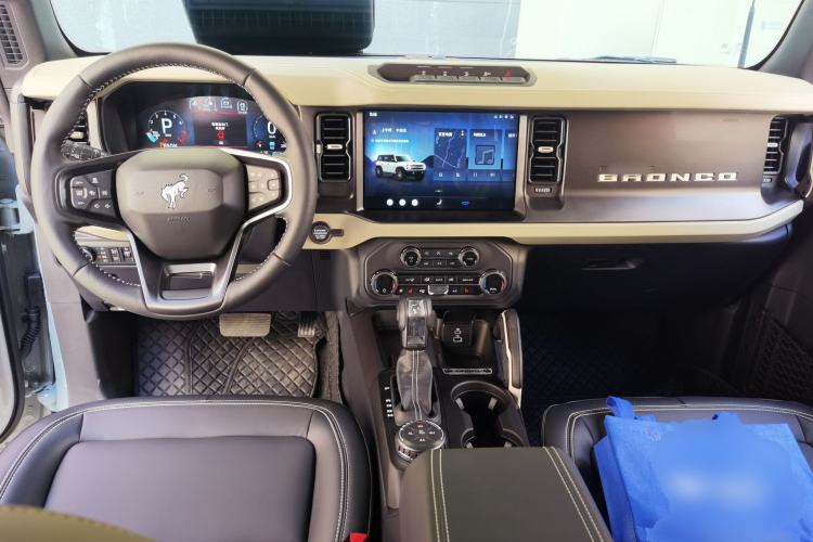 Used Ford Bronco 2026 Model, 2.3T, Changtan Big-Foot Off-Road Edition Center Console