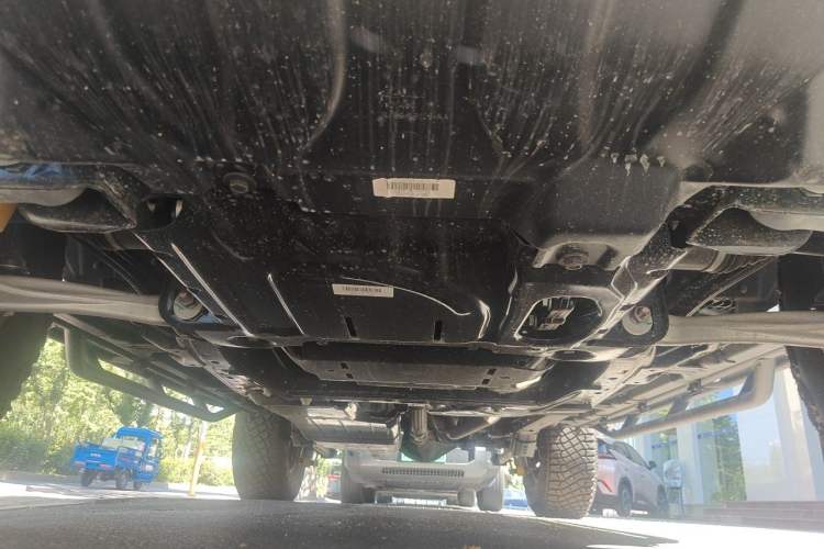 Used Ford Bronco 2026 Model, 2.3T, Huang Di Chassis Front
