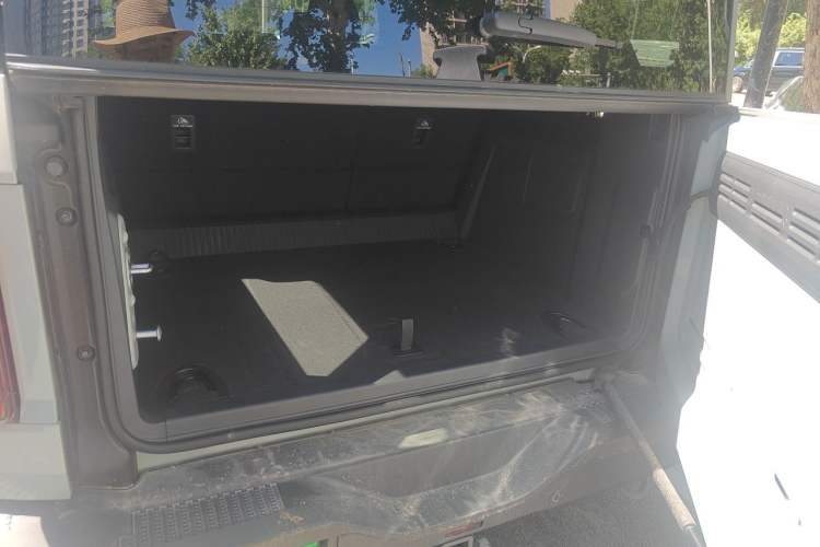 Used Ford Bronco 2026 Model, 2.3T, Huang Di Trunk