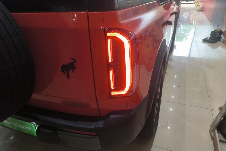 Used Ford Bronco 2026 Model Ink Diamond Range-Extended Exterior 3
