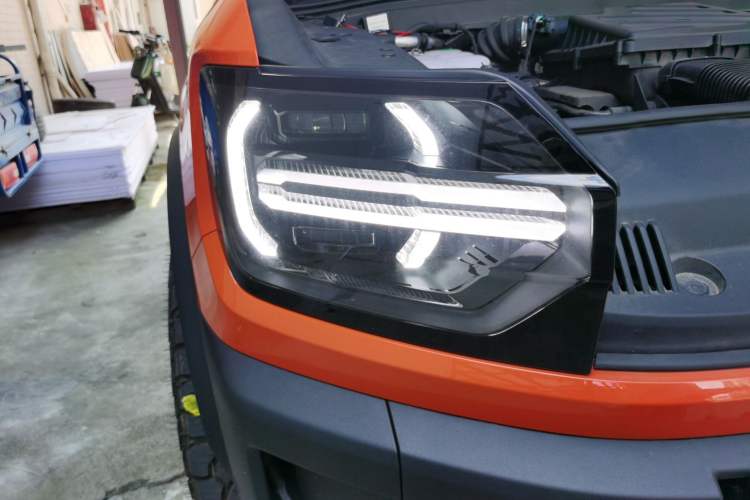 Used Ford Bronco 2026 Model Long Beach Range-Extended Version Right Front Headlight