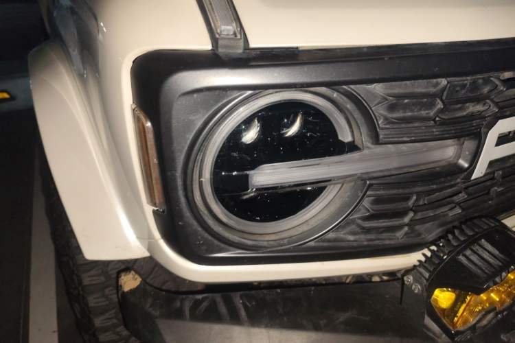 Used Ford Bronco 2026 Model, 2.3T, Huang Di Right Front Headlight