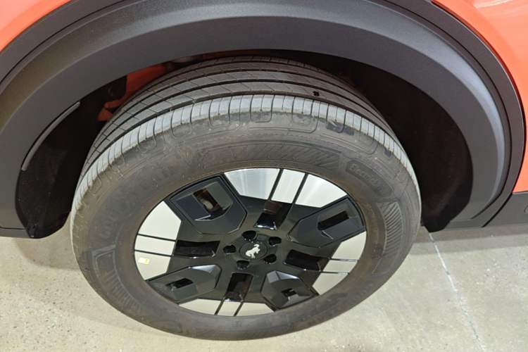 Used Ford Bronco 2026 Model Ink Diamond Range-Extended Right Rear Wheel Hub