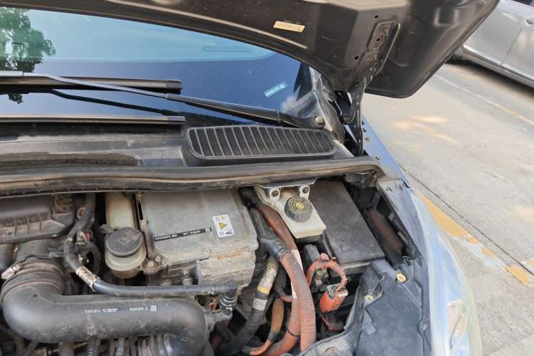 Used Ford C-MAX 2017 2.0L Energi (Imported) Engine Bay Left
