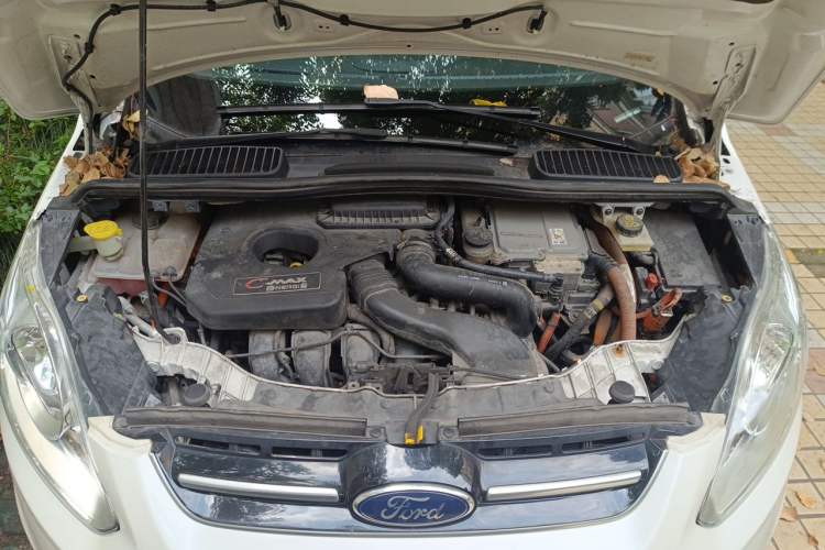 Used Ford C-MAX 2017 2.0L Energi (Imported) Engine Bay