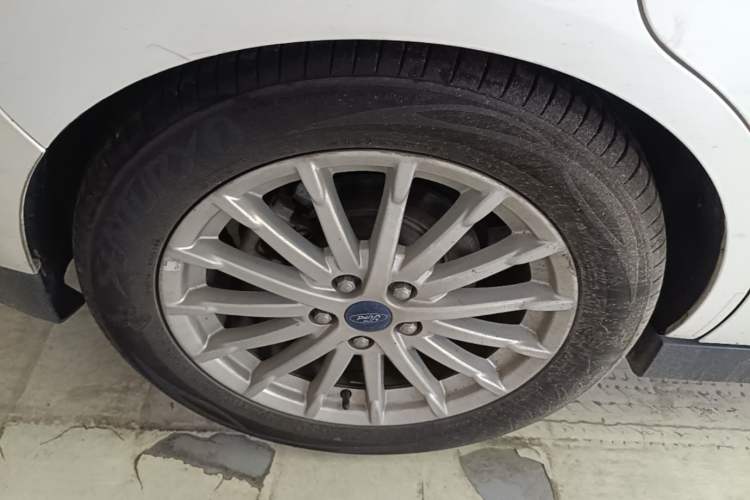 Used Ford C-MAX 2017 2.0L Energi (Imported) Exterior 5