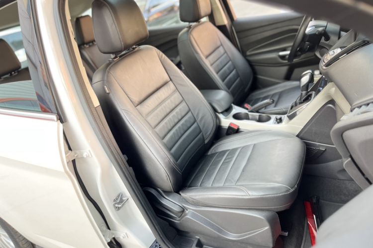 Used Ford C-MAX 2017 2.0L Energi (Imported) Interior 12