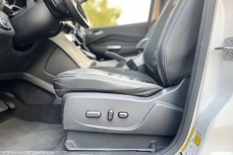 Used Ford C-MAX 2017 2.0L Energi (Imported) Interior 15