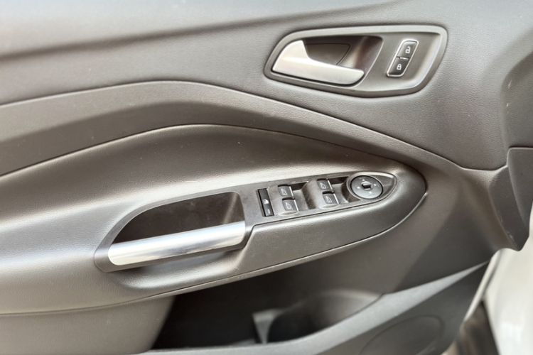 Used Ford C-MAX 2017 2.0L Energi (Imported) Interior 5