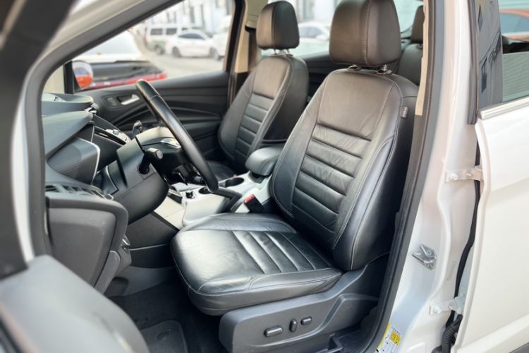 Used Ford C-MAX 2017 2.0L Energi (Imported) Interior 8